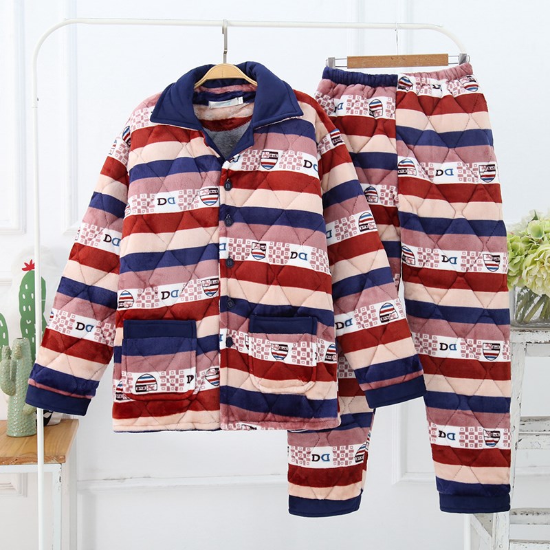 Bộ đồ ngủ mùa đông mens flannel ba lớp cộng với nhung dày nhung san hô trẻ có thể mặc bên ngoài bông dễ thương để giữ ấm.