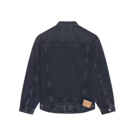 伟德国际手链的真相：当巴黎世家遇上钢丝球