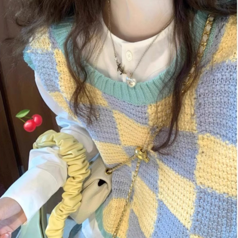 College Style Knitted Vest for Women, Suitable for Layering in Spring and Autumn, Can Be Worn as an Outer Layer with a Shirt, Paired with Women's Sweaters, Vintage Style for Spring and Autumn