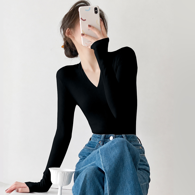 Black Modal V Neck Bottoming Shirt for Women in Autumn and Winter, Slim Fit and Stylish Long-Sleeved Knitted Top That Can Be Worn Outside with a Low Collar Black Modal V Neck Bottoming Shirt for Women in Autumn and Winter, Slim Fit and Stylish Long-Sleeved Knitted Top That Can Be Worn Outside with a Low Collar