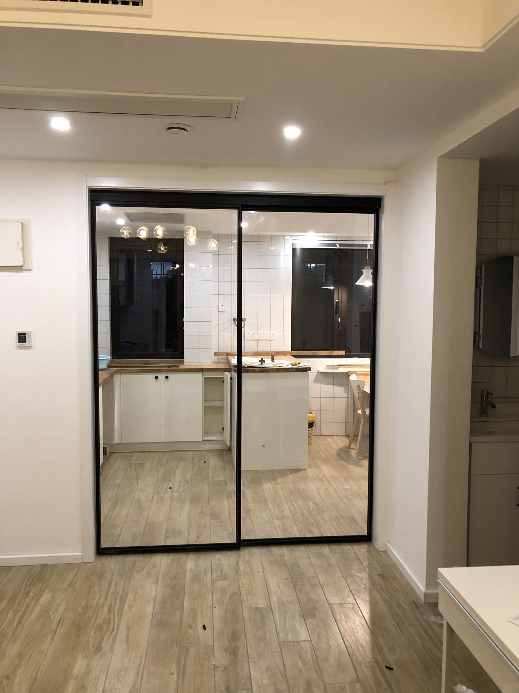 Black narrow frame hanging rail sliding door thin frame hanging wheel sliding door Nordic wind minimalist lifting rail titanium magnesium aluminum alloy door