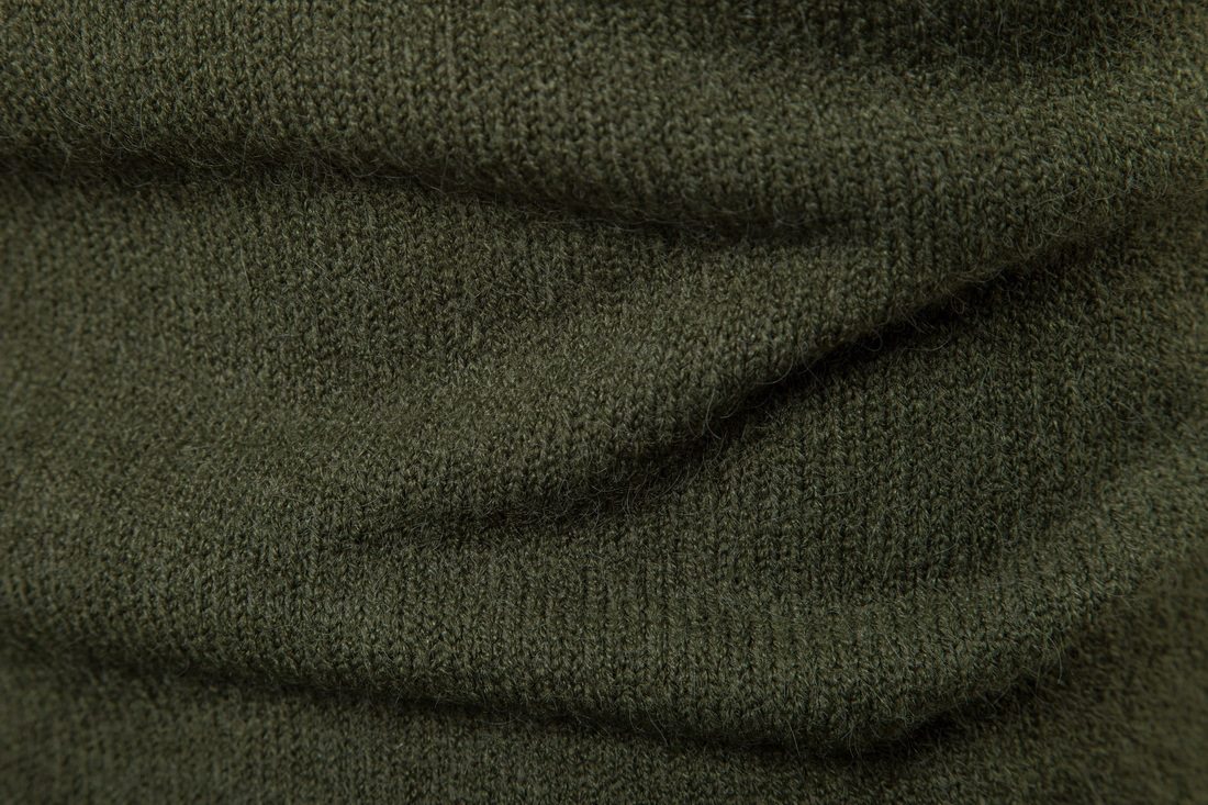 Herre striktrøje med høj hals strik til efterår og vinter_voghion.com