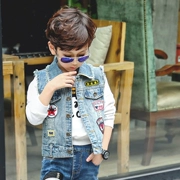 Quần áo bé trai denim vest vest trong áo khoác bé trai lớn 2018 mùa thu bé trai lỗ vest vest