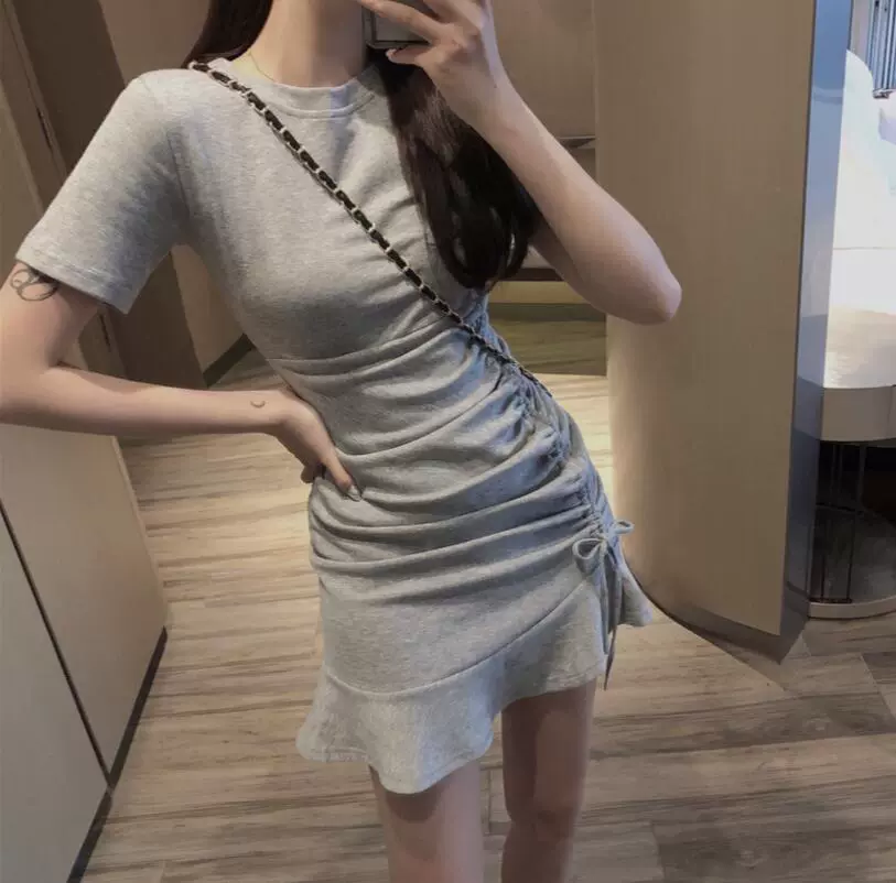 Kích thước lớn tùy chỉnh mới bên dây rút váy nữ váy mùa hè mới lá sen eo cao váy ngắn tính khí váy đen - Váy eo cao