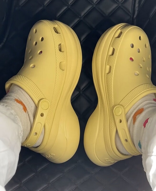 Kuizi's Olaika Crocs Little Whale Clog Classic Clogs for Women, Yellow 206302-78R