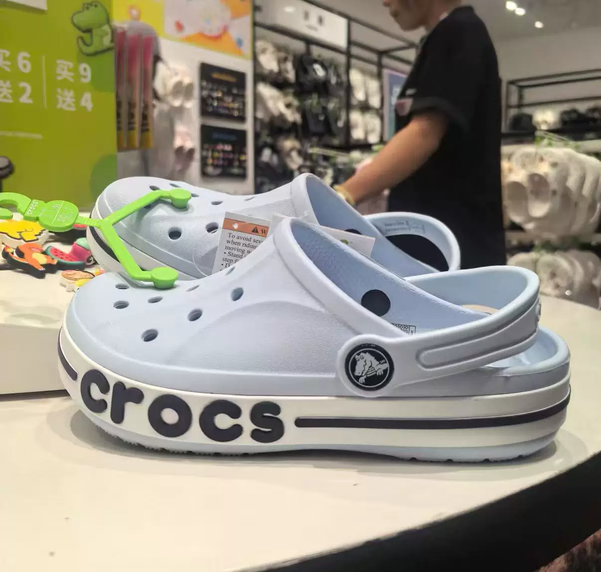 Аутлет Kwai Tsai Crocs Bayaband Crocs пещерные туфли одинаковый стиль для мужчин и женщин, синий