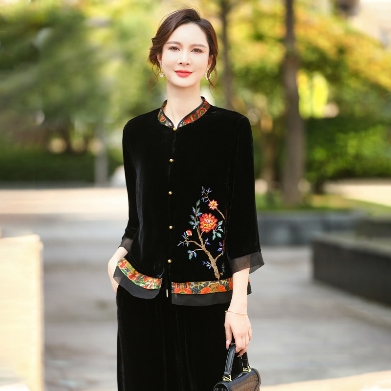🔥 Vintage black velvet chinese style top: a must-have for this autumn 🔥