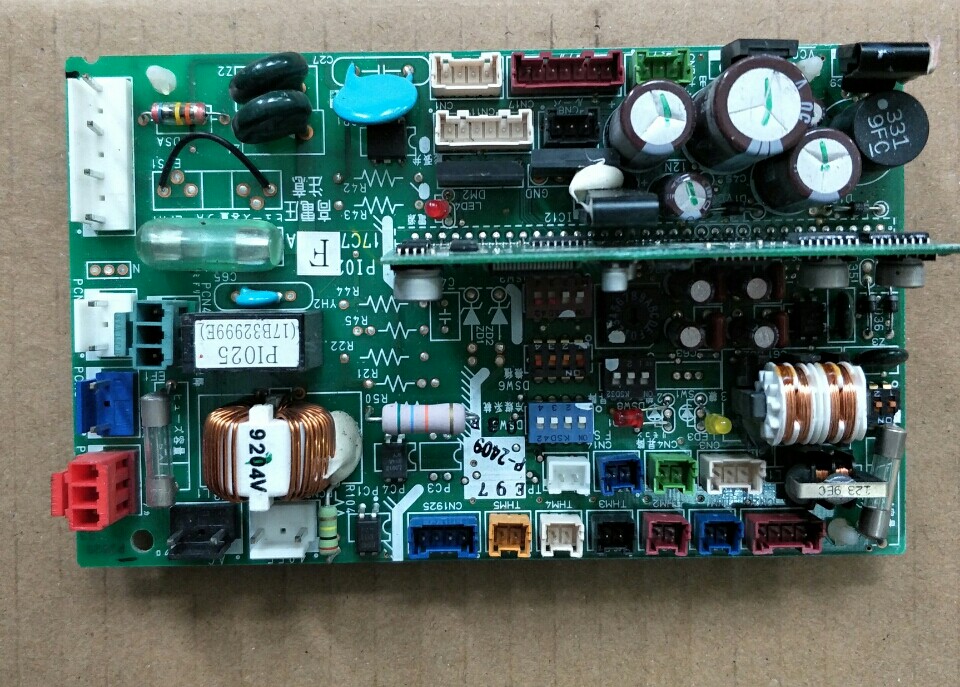 Hitachi central air conditioning control board motherboard 17B32999E 17B32999E 17B33615D PI025-SA3 PI025-SA3
