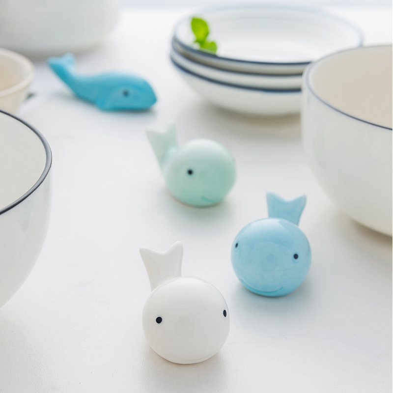 Chopsticks rack contracted creative ceramic Chopsticks pillow, lovely blue whales decorative furnishing articles restaurant table Chopsticks spoons