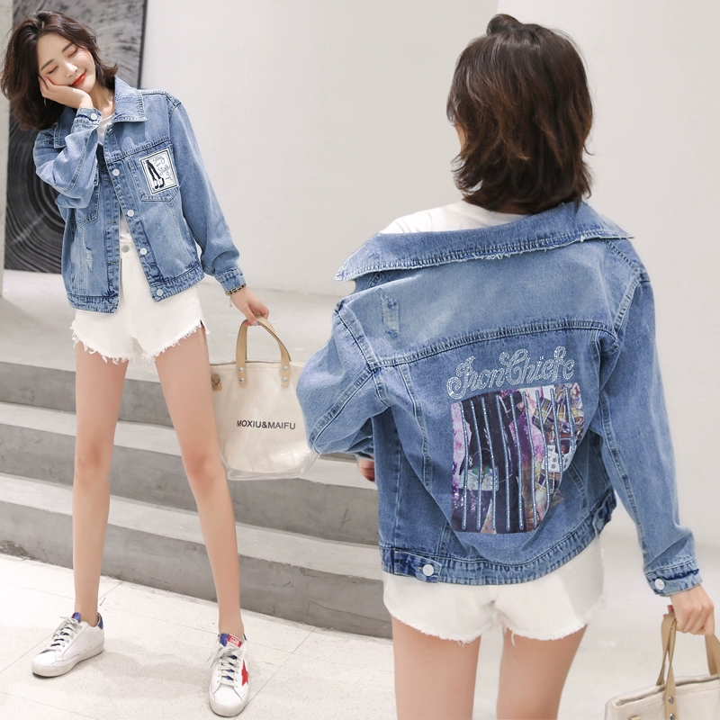 Áo khoác denim nữ 2020 mùa xuân mới của phụ nữ lỏng lẻo Thời trang Hàn Quốc giản dị in lỗ quần áo denim ngắn - Áo khoác ngắn