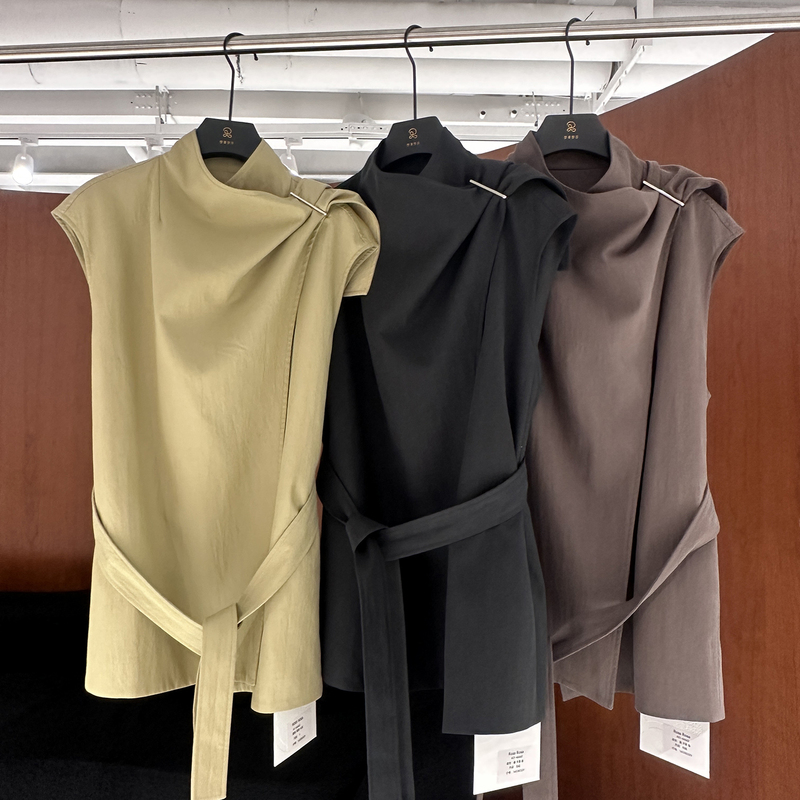 European Style 2026 Autumn New Intellectual Style Sleeveless Vest Trench Coat for Women with Tie Waist, Mid-Length, Slimming, Versatile Top European Style 2026 Autumn New Intellectual Style Sleeveless Vest Trench Coat for Women with Tie Waist, Mid-Length, Slimming, Versatile Top