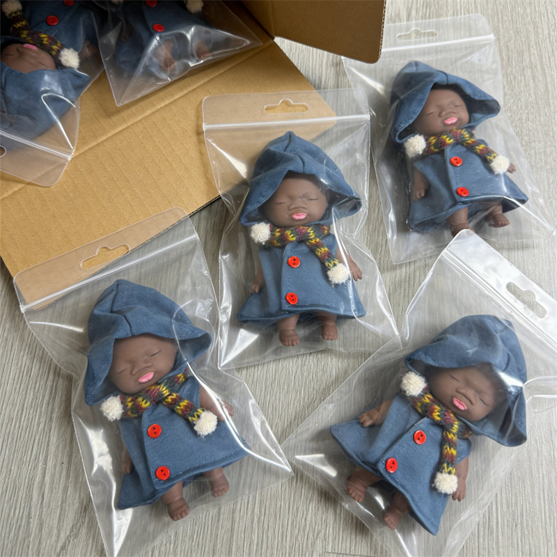 14cm娜塔莎黑娃解压玩具整蛊上班族缓解焦虑神器带衣服暗黑魔法师