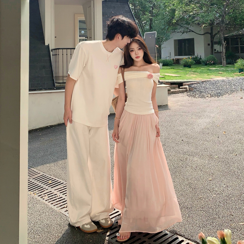 Korean Style Gentle Couple Outfit Summer Short-Sleeved T-Shirt for Men and Women Off-Shoulder Floral Top and Skirt Set One Shirt One Skirt