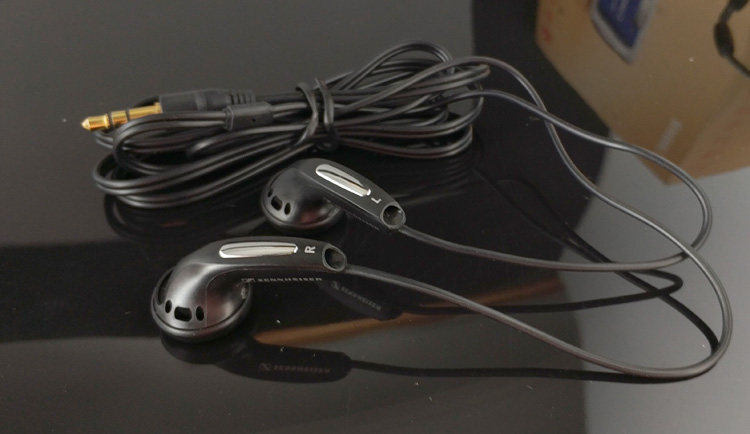 Blue Devils Mobile Computer MP3 4 Metal Lanyard Aluminum Foil Line Subwoofer Earphones