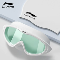 Белая плавательная шапочка