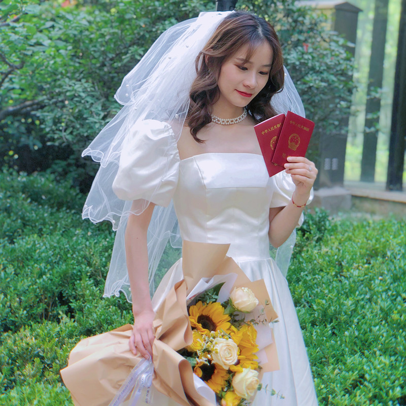 French design sense niche light wedding dress satin simple temperament registration card registration small white skirt small engagement wedding dress