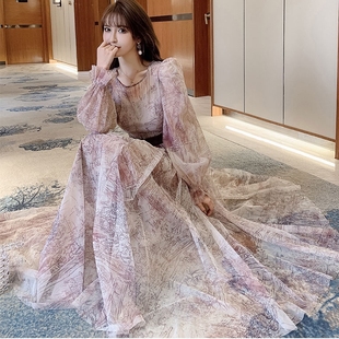  长袖淑女收腰连衣裙