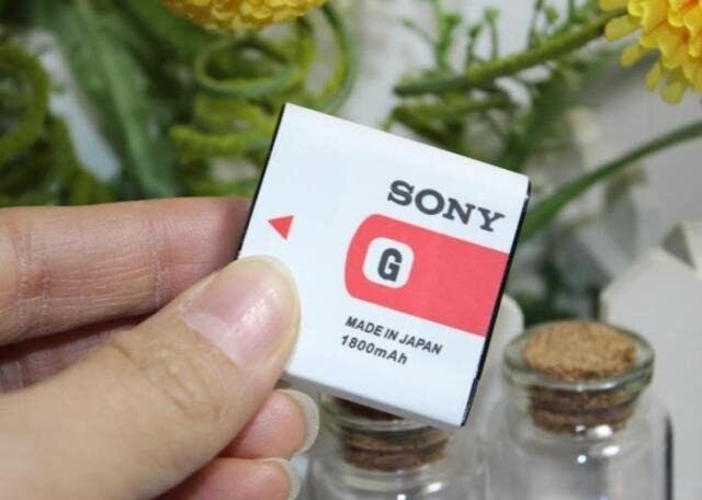 The original HDR-CX930E (HK) lithium battery store camera NP-40 NP40 digital camera