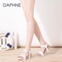 Daphne / Daphne Summer Mới khâu một từ kim loại khóa dép thủy triều nữ 1016307072 dép puma chính hãng