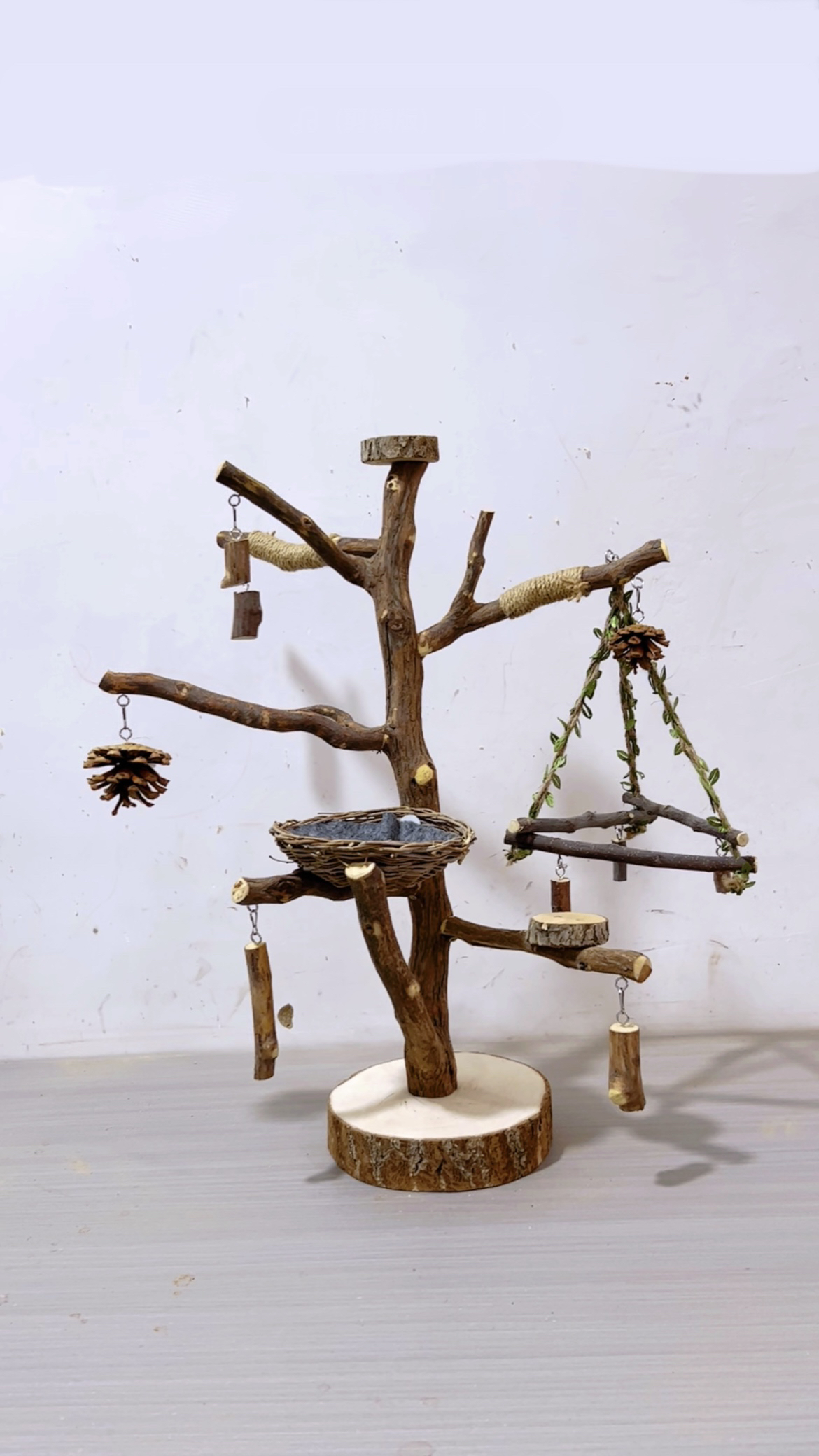 オウム鳥スタンド枝鳥登山ポールスタンド虎皮牡丹黒鳳凰特別なトランクデスクトップ床置き鳥トレーニングスタンド