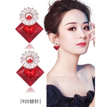 Star with red temperament earrings womens net red French advanced fashion earrings S925 silver pin thin earrings
