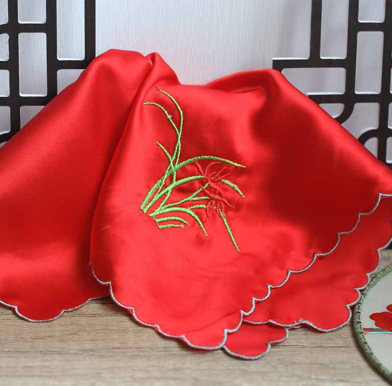 Suzhou Special Birth Embroidery Gift Real Silk Handkeratwoman Su Embroidered Mulberry Silk Handkera Dancing Handkera to go abroad accompanied by a hand