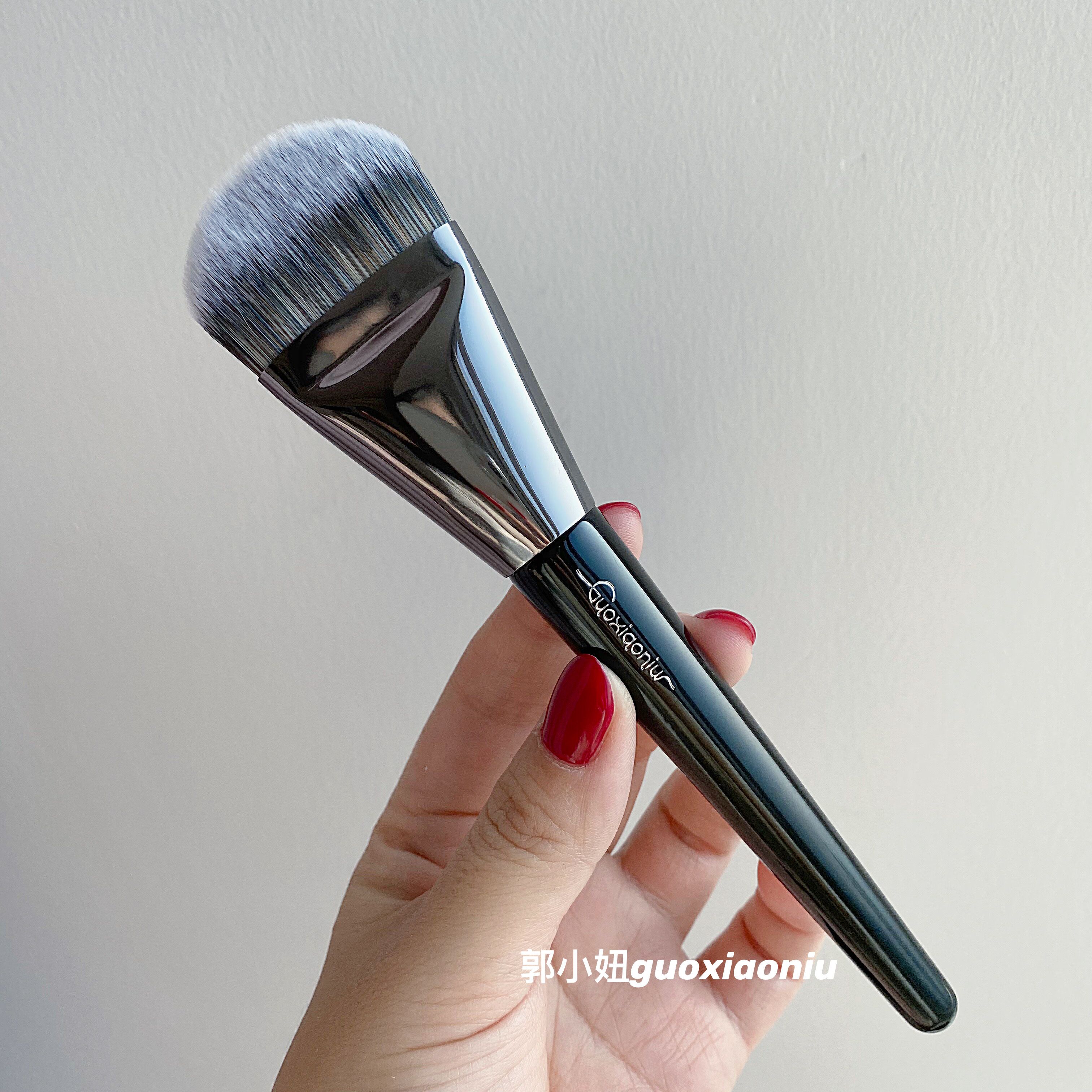 Guo Xiaochick widening Thickened Tongue Type Powder Bottom Brush Mask Brush Upper Makeup Tools Professional Makeup Brushes To Evenly Spread Powder Bottom