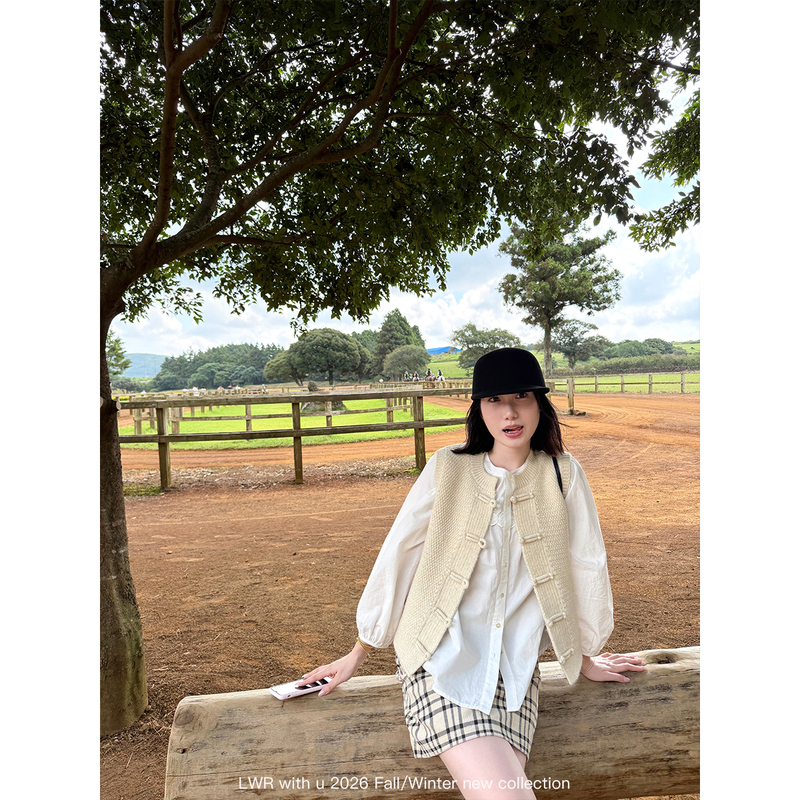 Lwr with U Fabric Story New Chinese Style Disc Button Sweater Vest Layered Casual Knitted Vest for Women Winter