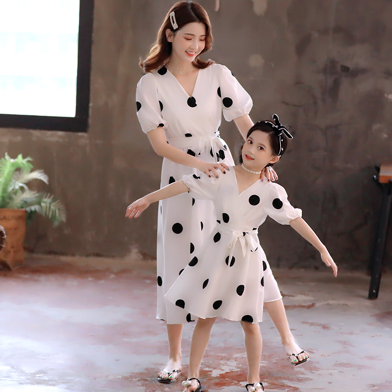 Net red beach dresses high-end pro-children in summer clothing 2022 Mother women dress the foreign fashion Fashion Princess Dresses Tide