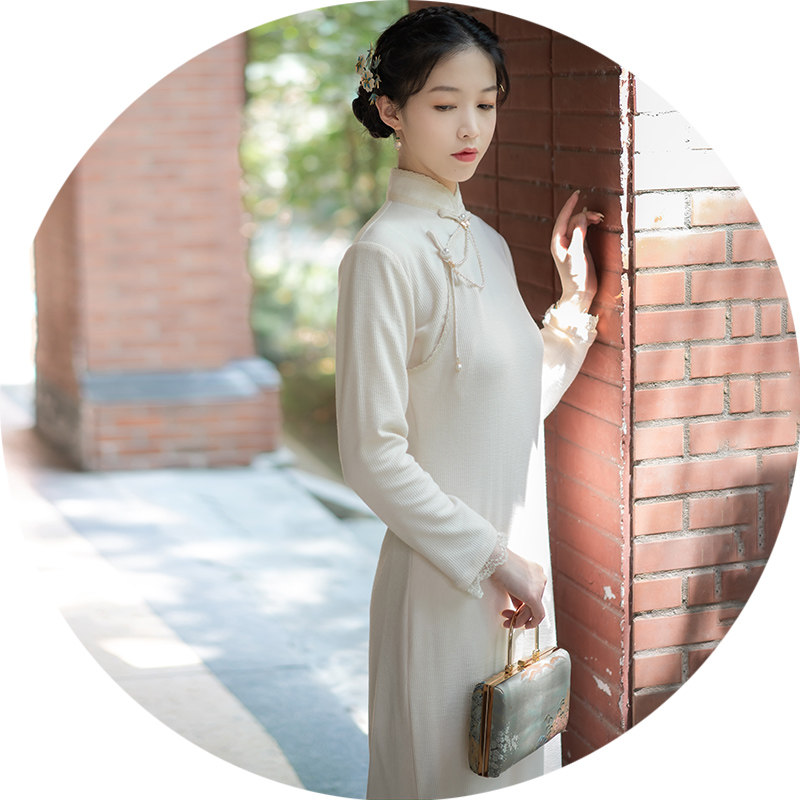 Xiao Gongzi) Bead Jade) Retro Literature and Art Republic of China style slim fit and slim long-sleeved knitted cheongsam dress QP152