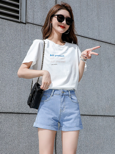 Light blue denim shorts for women summer 2025 new Korean style high-waisted loose casual a-line slimming Internet celebrity hot pants trend