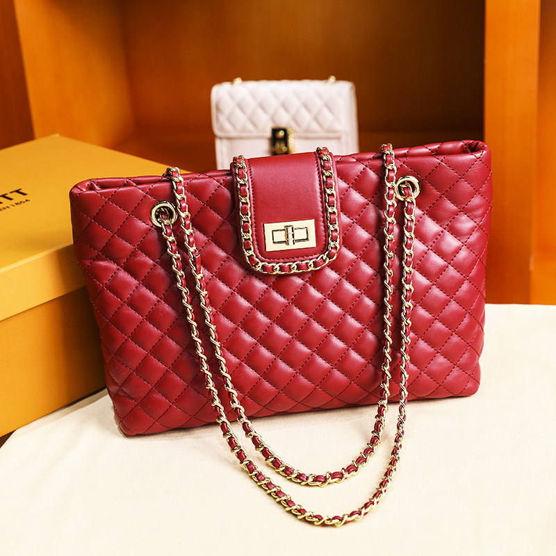 Hong Kong pet backpack chain large bag large capacity Lingge tote bag net red bag underarm shoulder bag red