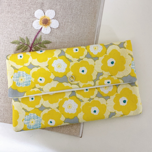 Japanese-style floral cotton cloth art three-dimensional plane mask storage clip dust-proof thickened girls' supplies sanitary napkin storage bag