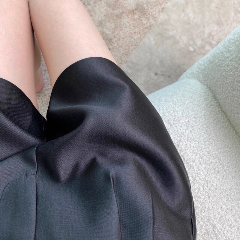 Korean Black Satin Shorts for Women, New Summer Style, Fashionable, Loose and Drapey, Versatile White Casual Five-Point Shorts Korean Black Satin Shorts for Women, New Summer Style, Fashionable, Loose and Drapey, Versatile White Casual Five-Point Shorts