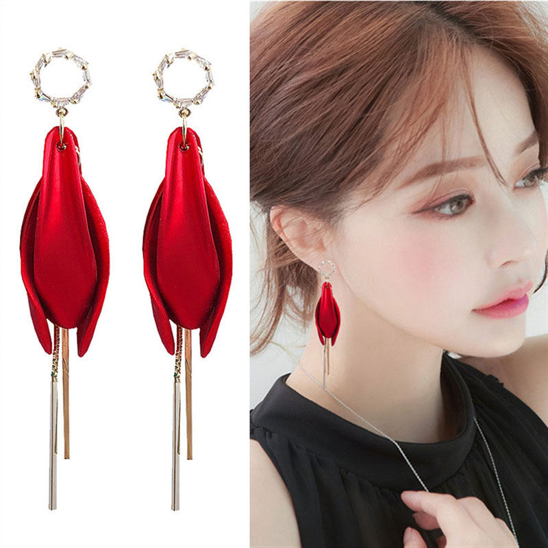 Exaggerated Red Petal Earrings Woman 2020 New Chaos New Year Temperament Long Version Streaming Suear Pendant Minimalist Net Red Earrings
