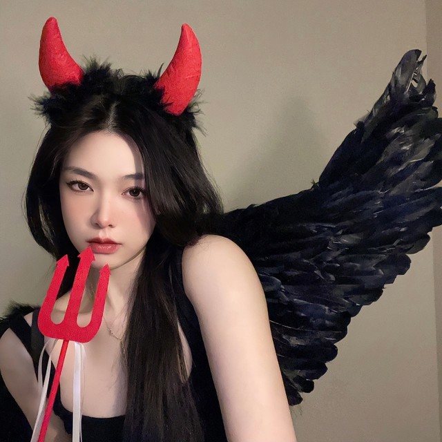 Angel elf wings cos feather ສີ​ຂາວ Halloween ວັນ​ຄຣິດ​ສະ​ມາດ​ຕົກ​ແຕ່ງ​ຂອງ​ແມ່​ຍິງ outfit outfit props​