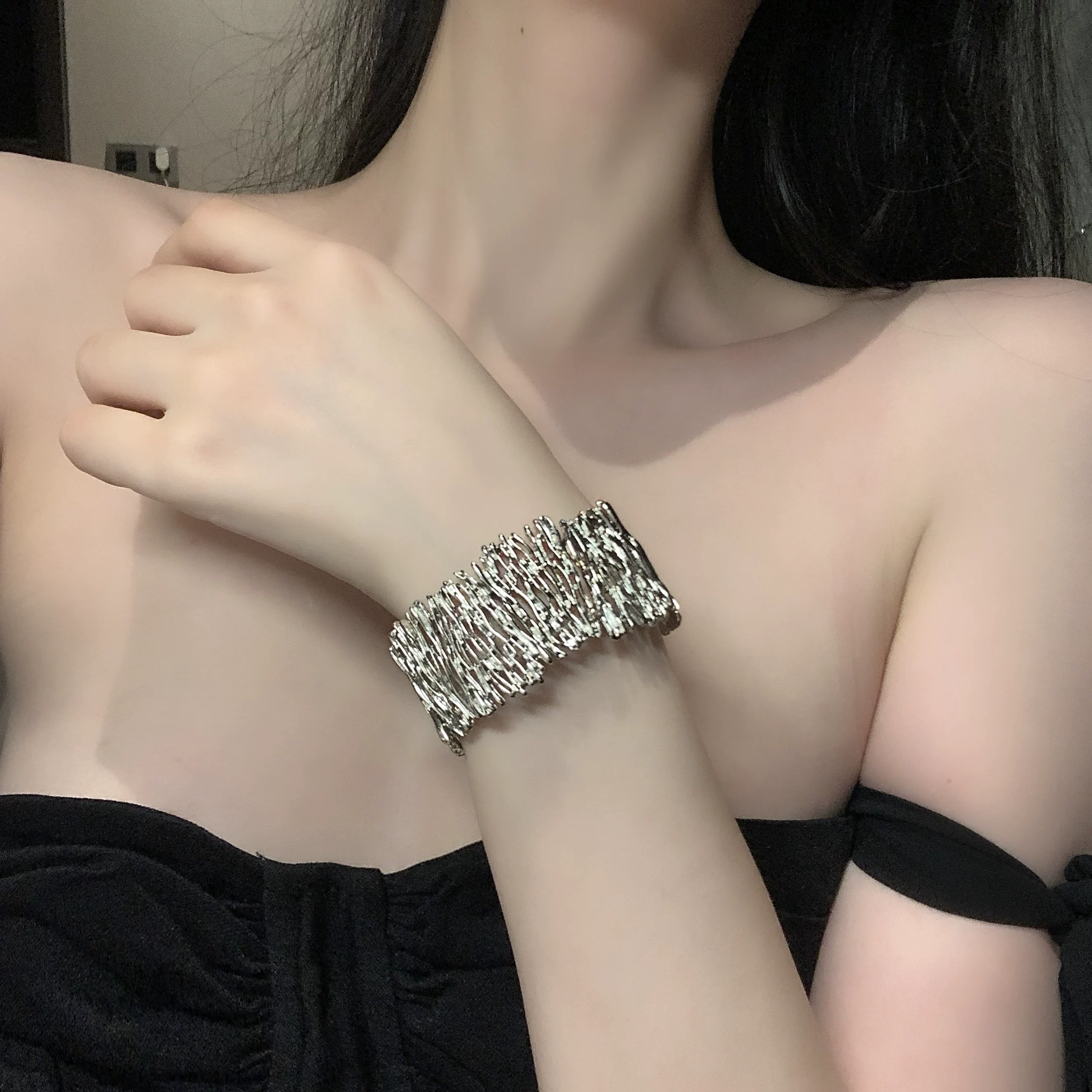 Палец с zircon браслет?