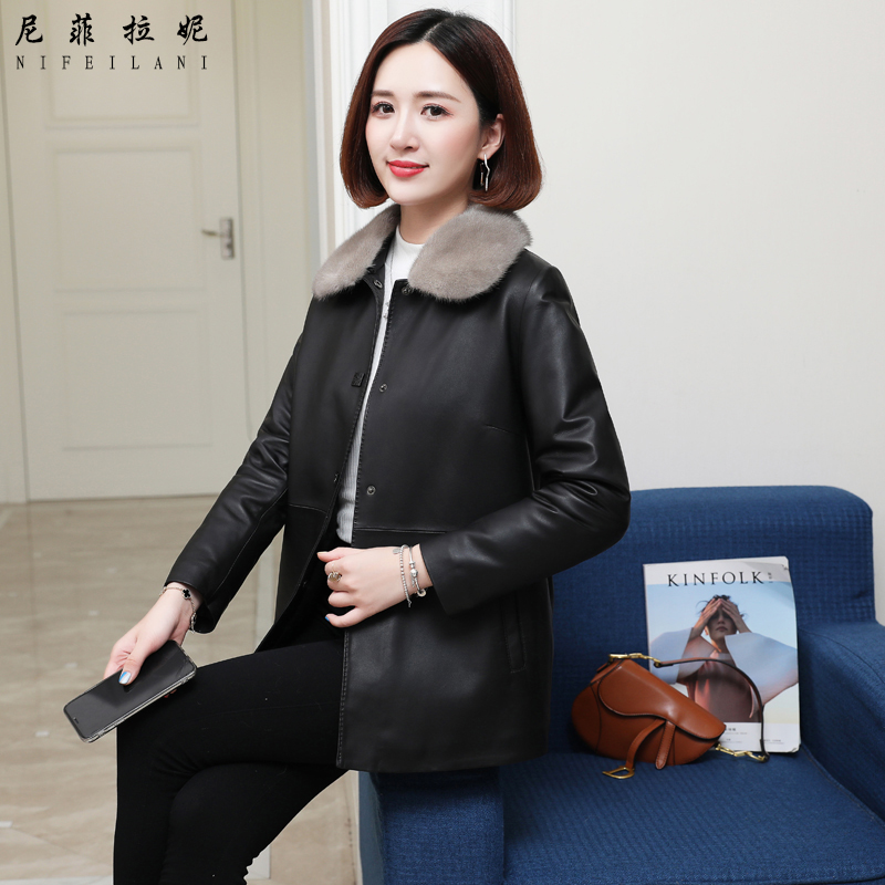 Haining fur coat female short 2022 new sheep skin feather jacket middle and elderly mother packed jacket fur coat