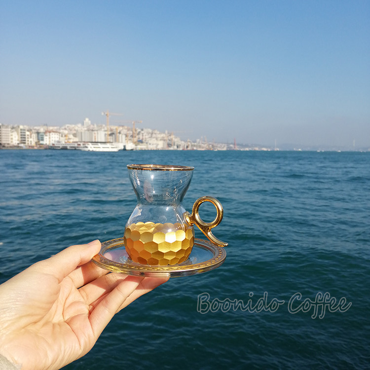 Turkey imported European-style black tea cup golden honeycomb hammer point with saucer heat-resistant glass 150ml spot