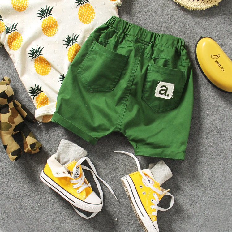Boys' casual shorts 2022 summer children's baby big PP mid-sag pants black and green 2 colors A cloth stickers five-point pants