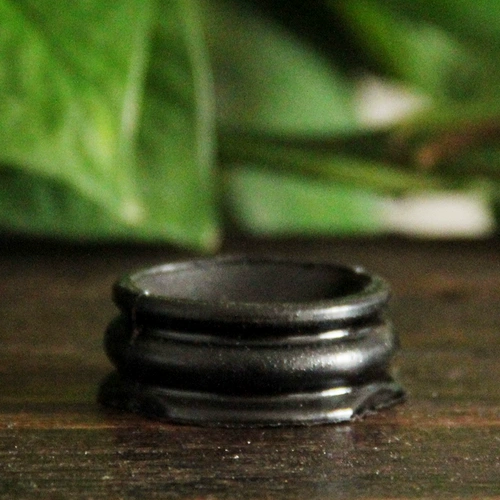 Имитация красного дерева с твердым деревянным круговым текстом играет маленькая тыква дно яйцо.