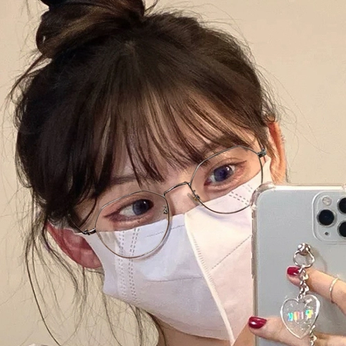 Сверхлегкие женские полигональные очки для близорукости в небольшой оправе из чистого титана могут быть оснащены модными простыми оправами для очков в корейском стиле.