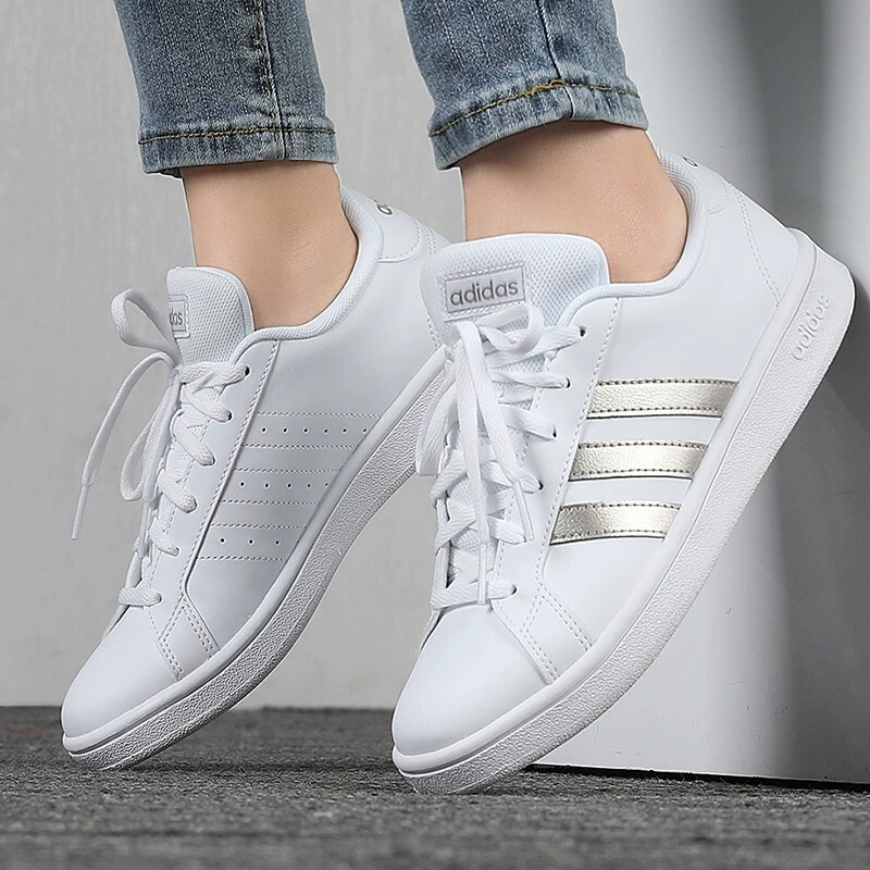 Giày adidas nữ 2020 mùa xuân mới giày đế thấp giản dị giày ván nhẹ giày tennis giày trắng EE7874 - Dép / giày thường