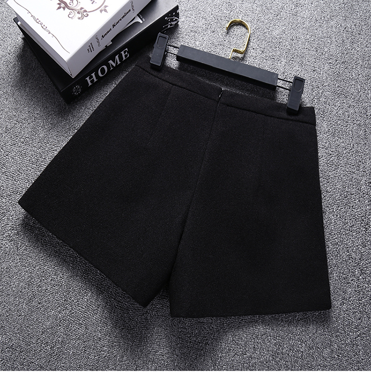 Người mẫu thu đông 2018 quần short len ​​cạp cao nữ mặc một chiếc quần ống rộng từ quần skinny mỏng giản dị quần sooc đen nữ lưng cao