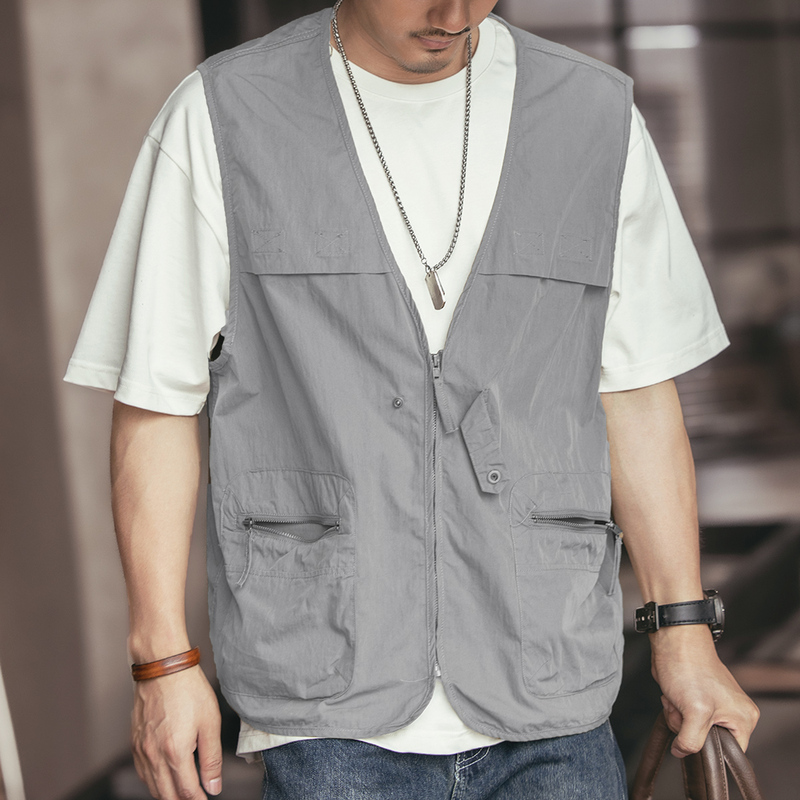 High-End Outdoor Camping Style Vest Jacket for Men 2026 New Summer Sleeveless Vest Jacket for Men