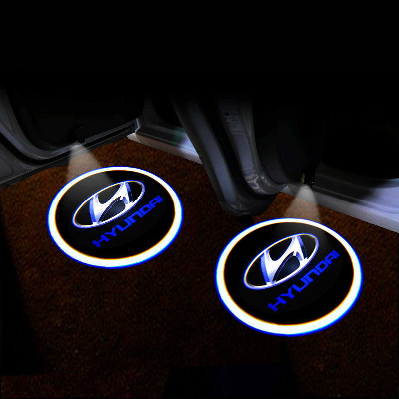 Проекция логотипа в двери автомобиля