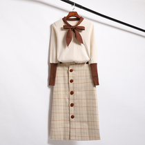 Temperament set womens autumn and winter 2021 new fashion knitted sweater with plaid skirt two-piece foreign style