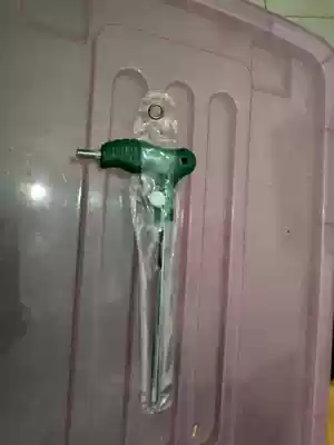 Hexagon wrench for fencing equipment