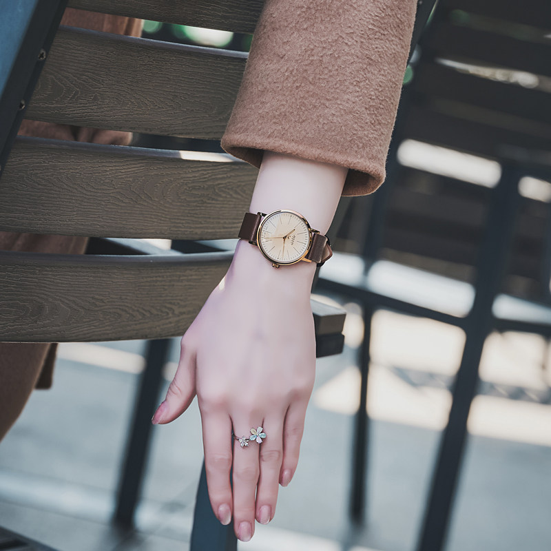 Poly Hour Watches Female minimalist Temperament Small Crowd Light Luxury 2021 New Ins Wind Ins Design Ladies