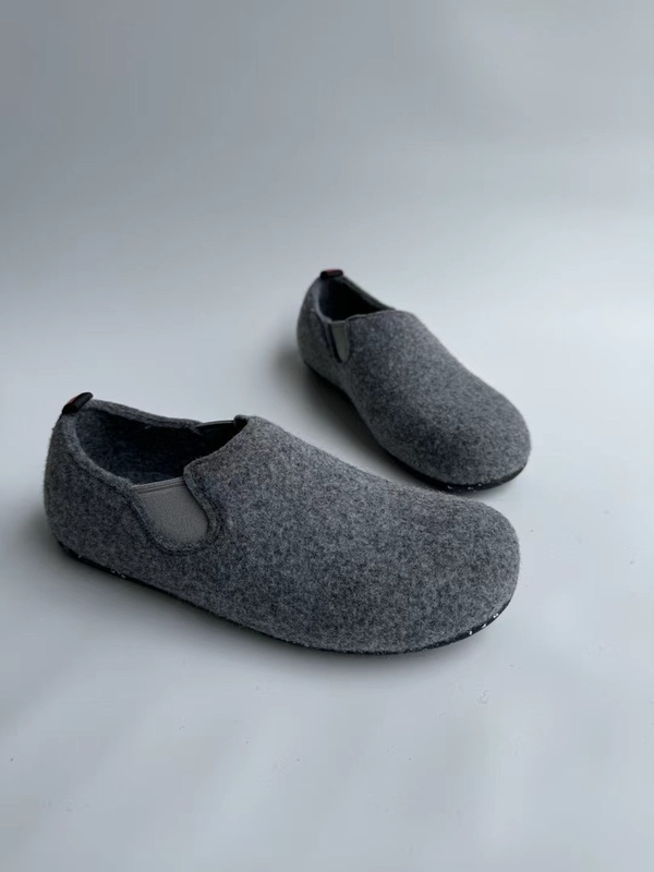 Spanish Cam Wool Felt Comfortable, Lightweight, Simple Slip-On Wool Shoes for Men and Women, Suitable for Both Indoor and Outdoor Use, Warm Shoes Spanish Cam Wool Felt Comfortable, Lightweight, Simple Slip-On Wool Shoes for Men and Women, Suitable for Both Indoor and Outdoor Use, Warm Shoes